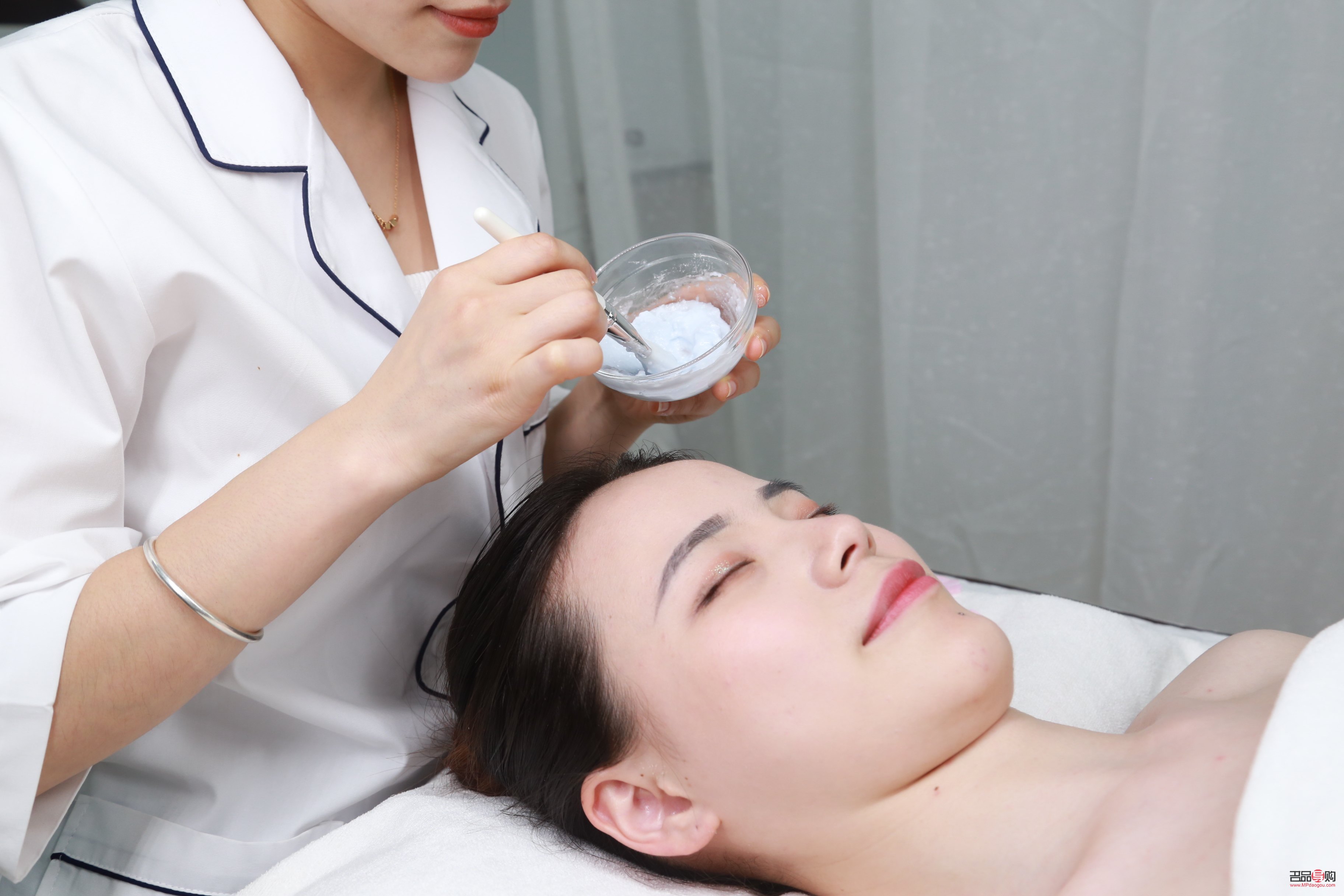 學(xué)美容好賺錢(qián)嗎(學(xué)美容好賺錢(qián)嗎女生)