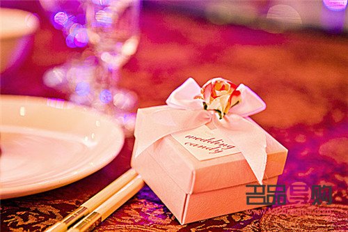 我哥結(jié)婚送什么禮物好(我哥結(jié)婚送什么禮物好呢)