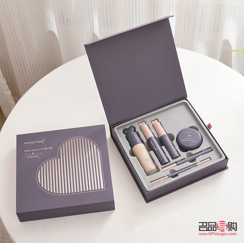 彩妝禮盒怎么配(彩妝禮盒怎么配好看)