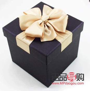 長(zhǎng)方形禮物盒怎么綁(長(zhǎng)方形禮物盒怎么綁繩子)