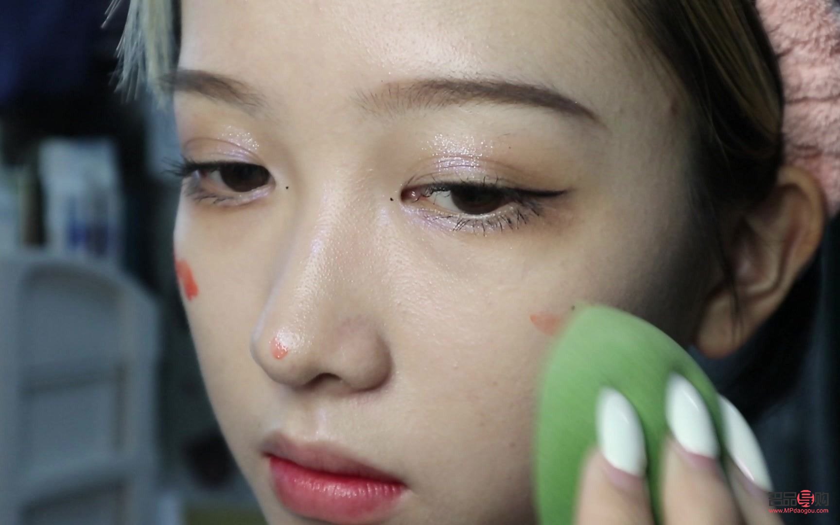 如何教你化彩妝(如何教你化彩妝視頻)