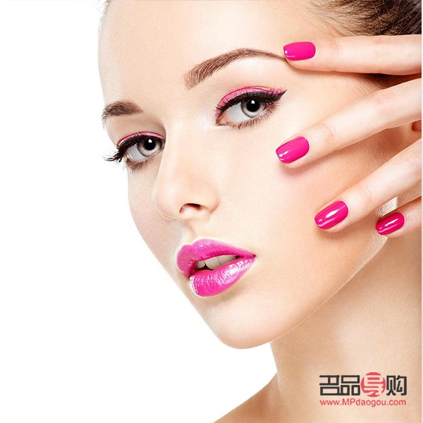 怎么給女生選彩妝(怎么給女生選彩妝品牌)
