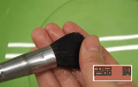 彩妝刷子如何清洗(彩妝刷子如何清洗視頻)