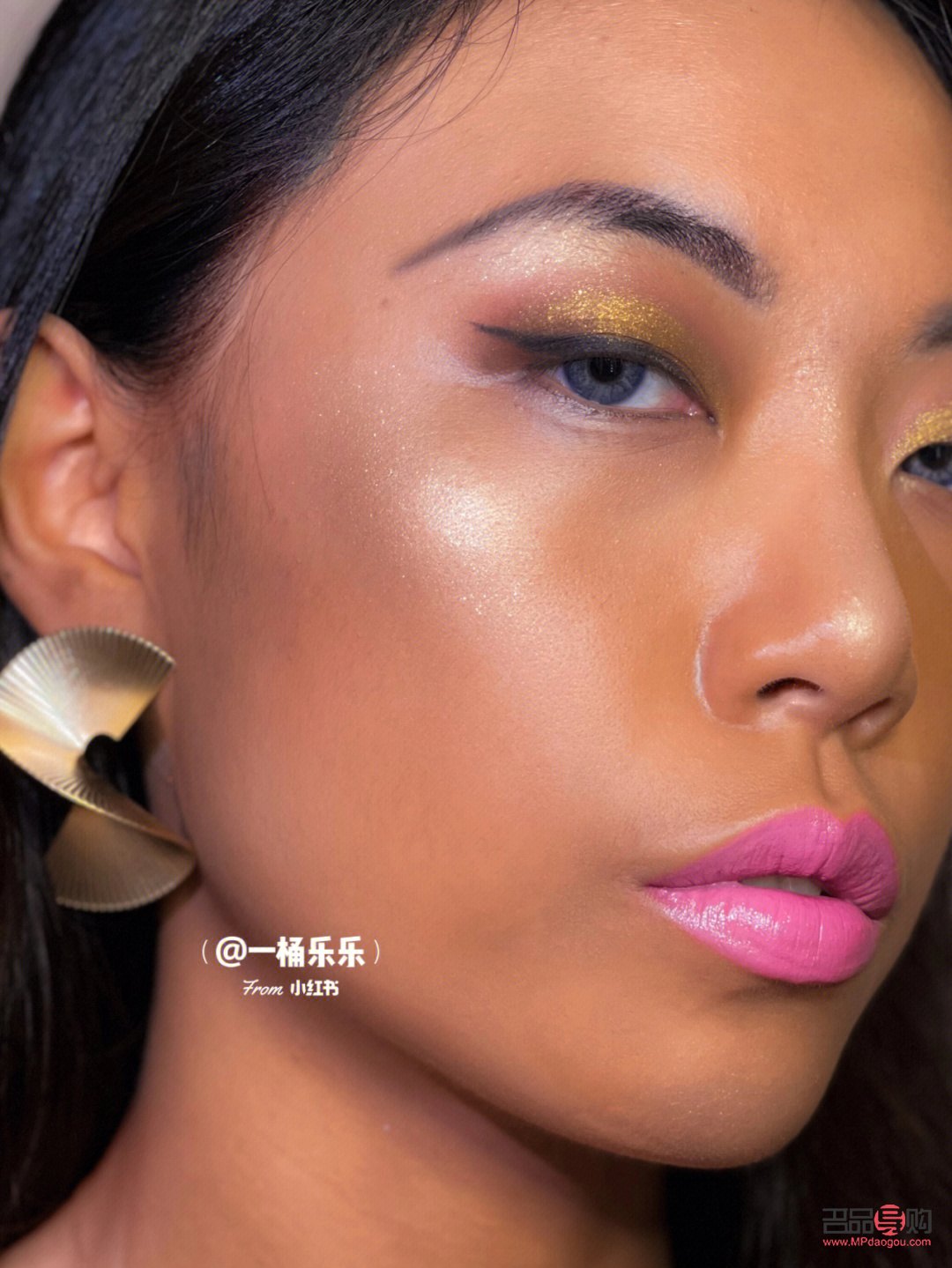 皮膚黑怎么上彩妝(皮膚黑怎么上彩妝遮瑕)