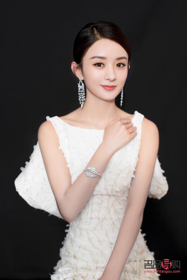 <h3>眼窩凹陷修復(fù)與去眼袋藥膏的選擇與使用</h3>