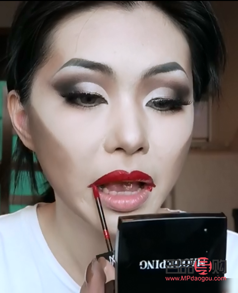 彩妝教母怎么化(彩妝教母怎么化妝好看)