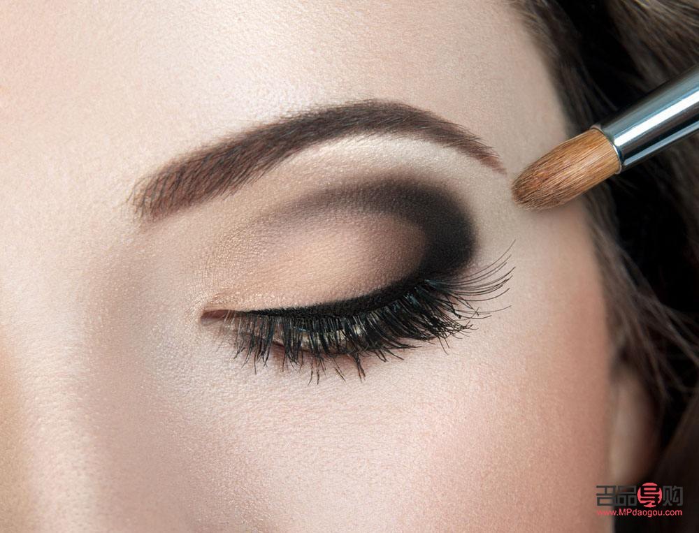 畫一個眼妝需要哪些東西(畫一個眼妝需要哪些東西呢)
