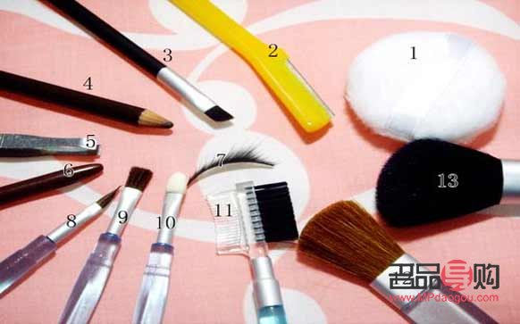 彩妝工具如何放置(彩妝工具如何放置好看)