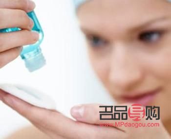 臉上彩妝怎么搭配(臉上彩妝怎么搭配衣服)