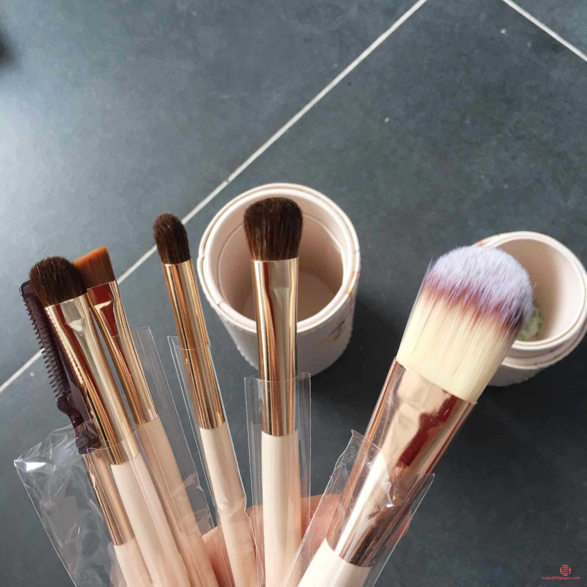 彩妝刷子如何選擇(彩妝刷子如何選擇尺寸)