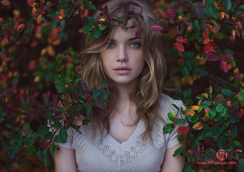 彩妝怎么拍照好看(彩妝怎么拍照好看圖片)