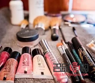 平價(jià)彩妝怎么出街(平價(jià)彩妝怎么出街賣)