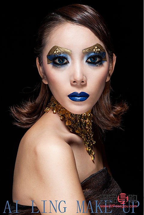 <h3>學(xué)習(xí)彩妝怎么報(bào)名——彩妝學(xué)習(xí)報(bào)名全攻略</h3>