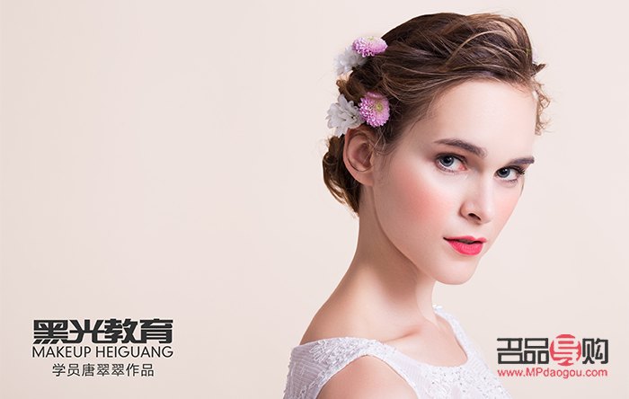 <h3>學(xué)習(xí)彩妝怎么報(bào)名——彩妝學(xué)習(xí)報(bào)名全攻略</h3>