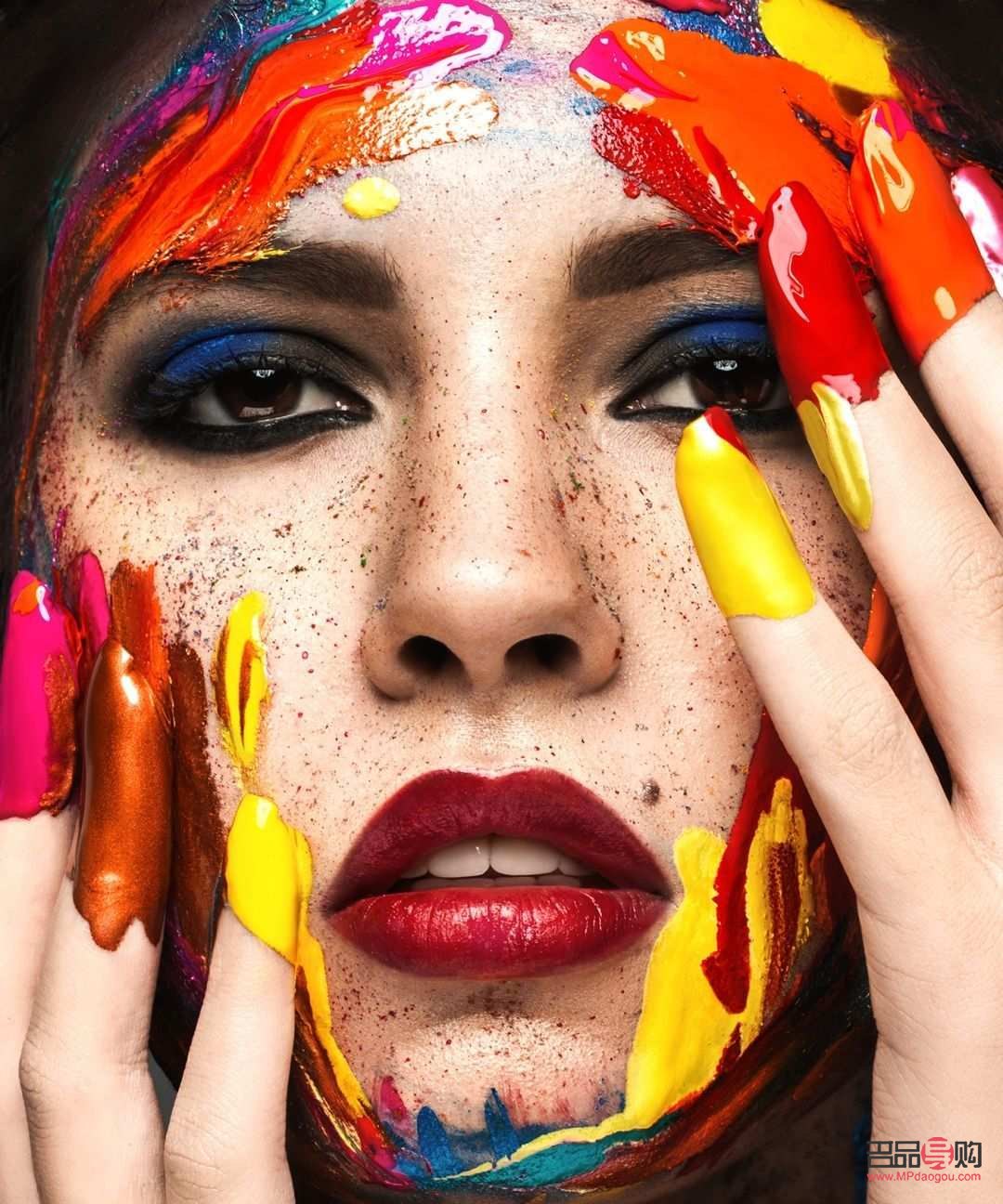 彩妝盛宴：炫彩活動，美麗出擊！