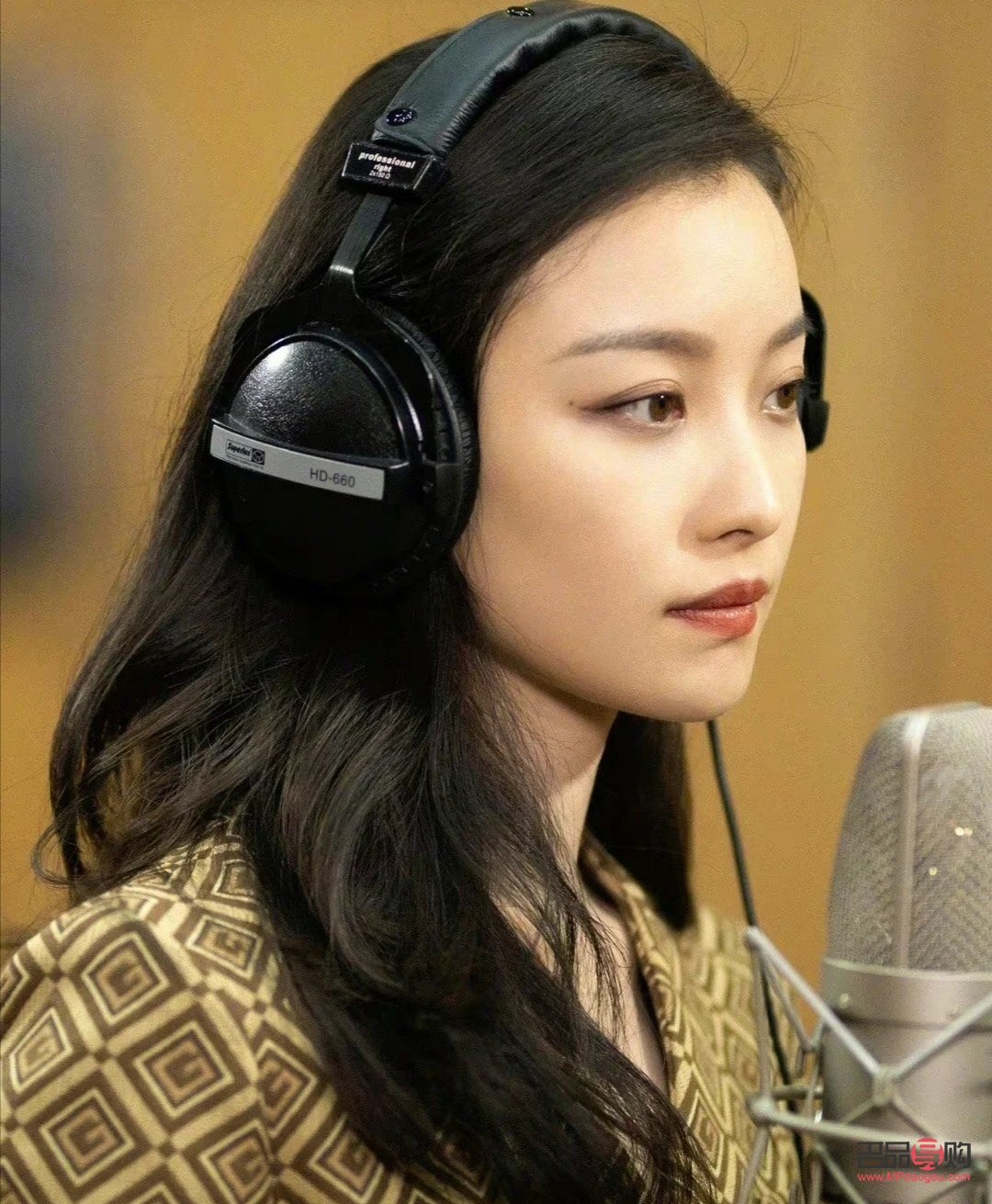 眼妝教程日?；瘖y淡妝怎么畫的(眼妝教程日常化妝淡妝怎么畫的好看)