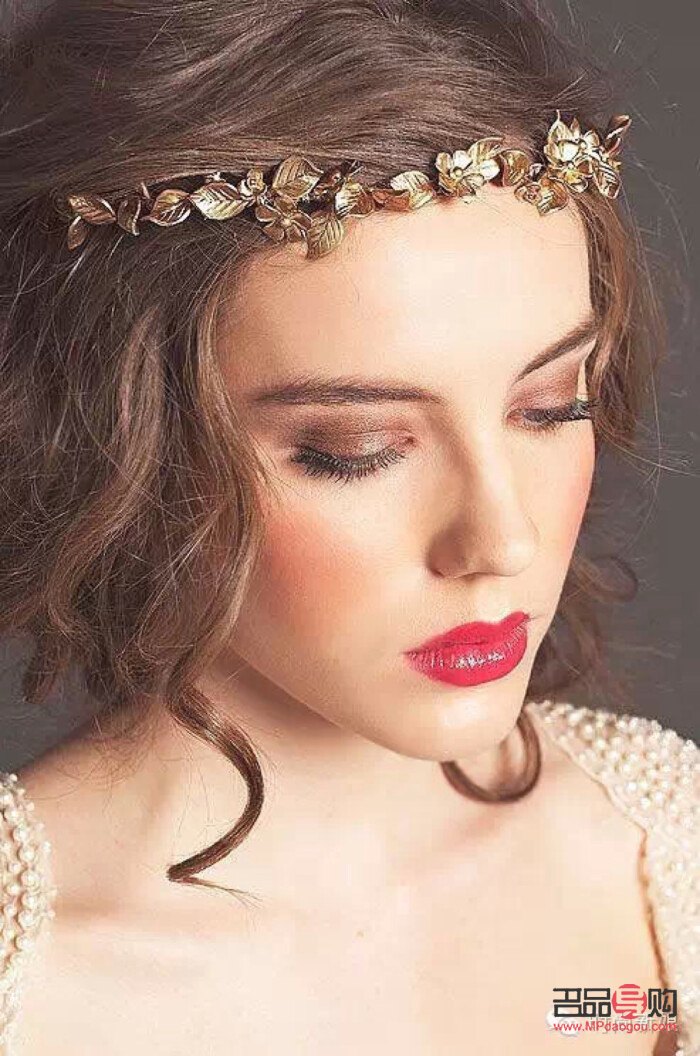 <h3>彩妝修復(fù)如何布景：打造專(zhuān)業(yè)級(jí)拍攝場(chǎng)景</h3>