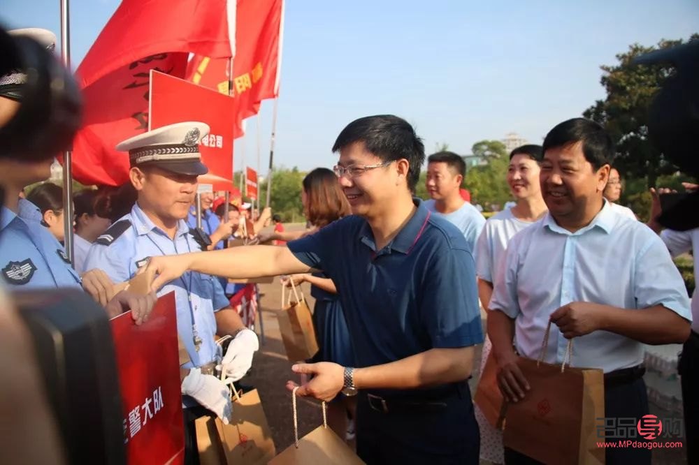 縣委副書記禮物送啥？精心挑選，傳遞心意與責(zé)任