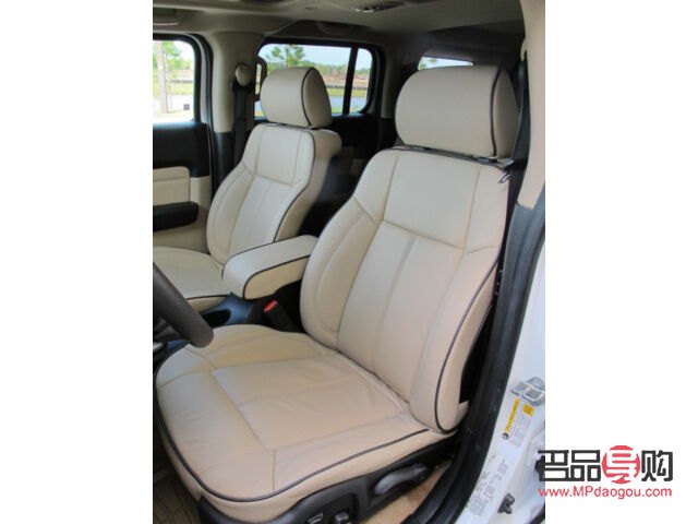 <h3>美容院豐胸好嗎？專業(yè)解析與風(fēng)險探討</h3>