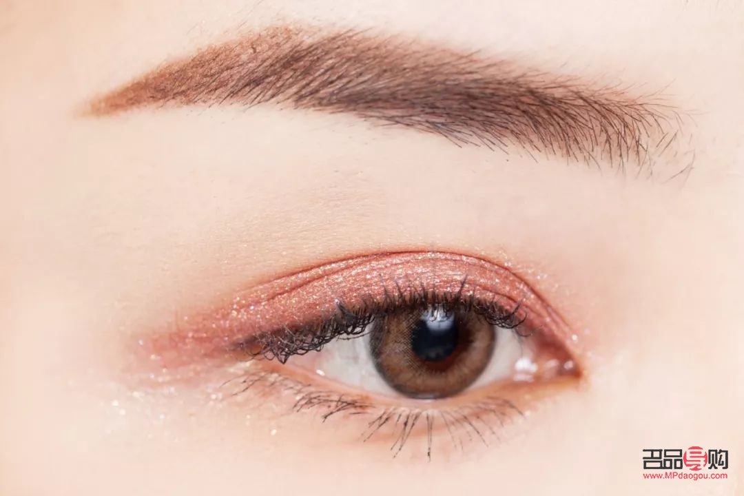 如何畫彩妝眼妝