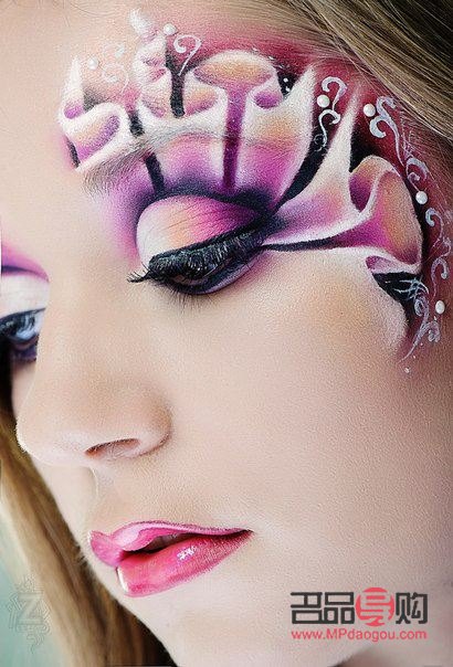 花旦彩妝怎么卸掉