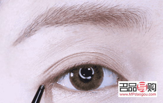 日常眼影怎么畫才好看(日常眼影怎么畫才好看圖片)