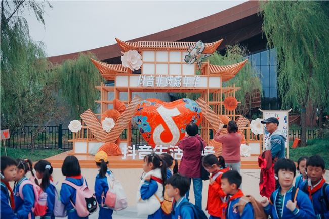 抖音生活服務亮相第二屆北京國際非遺周，線上營銷+線下市集激活老字號消費