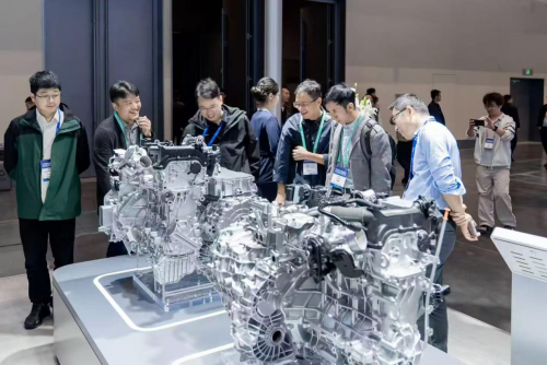 聚焦2025中國(guó)汽車工程學(xué)會(huì)年會(huì) 賽力斯超級(jí)增程引領(lǐng)行業(yè)變革