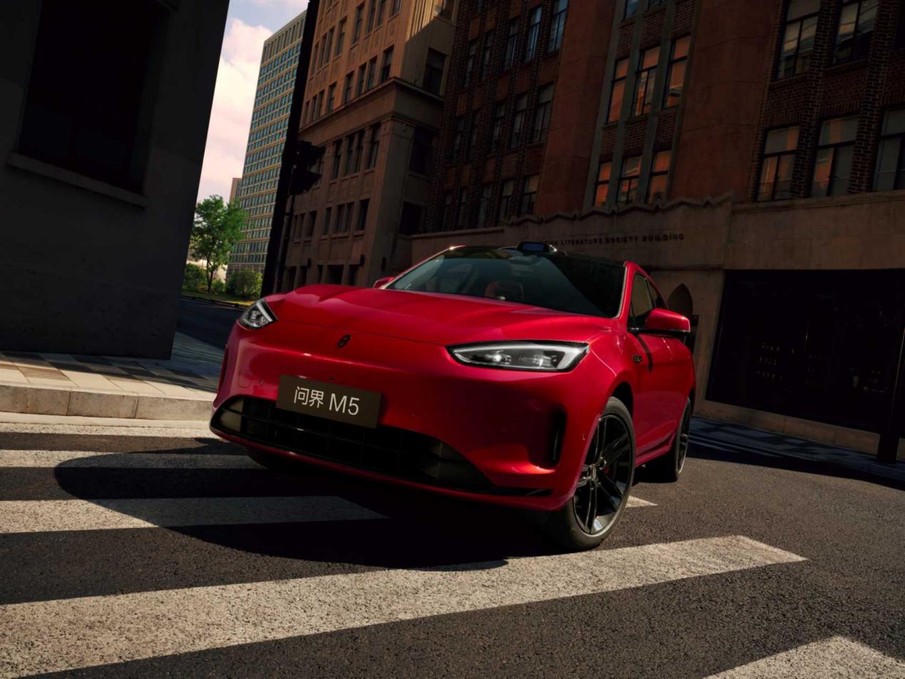 從糾結(jié)到篤定，問(wèn)界新M5 Ultra更適合年輕用戶