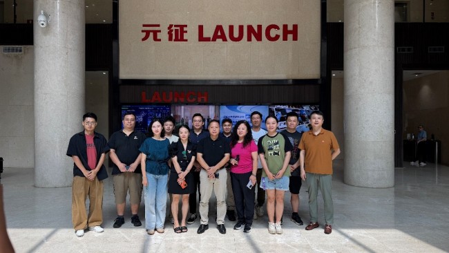 龍崗區(qū)坂田街道宣傳部攜多家媒體齊聚元征，共話“元征AI智能維修”的數(shù)字化發(fā)展