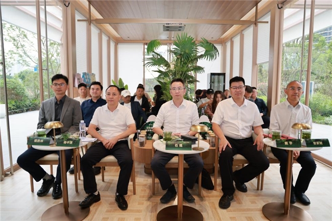 有魚×沱牌生物科技聯(lián)合推出酒糟黑水虻寵物食品  開創(chuàng)生態(tài)與健康共贏新路徑