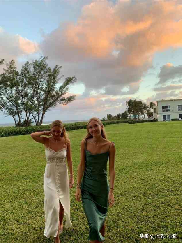 吊帶裙怎么搭配外套