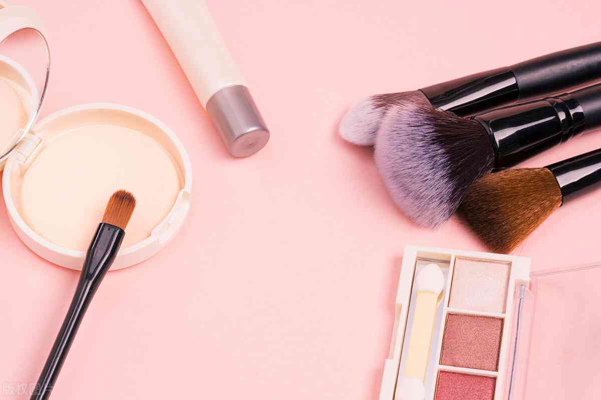 甘油在化妝品中的作用(甘油在化妝品中的作用百度百科)