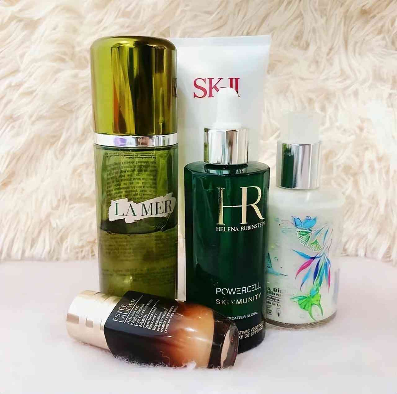 化妝化妝品套裝怎么用(化妝品套裝怎么使用)