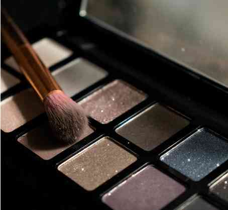 深圳化妝品廣告視頻(化妝品廣告視頻)