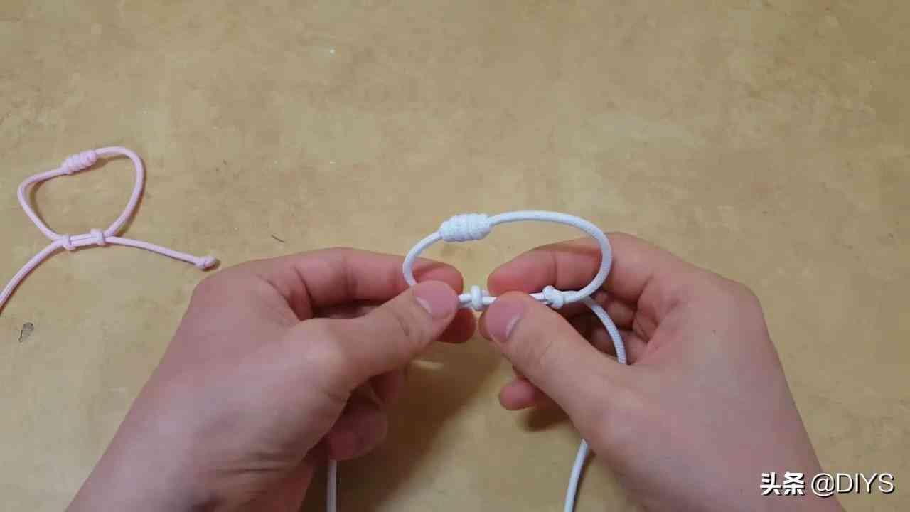 看看如何編抽拉式的手繩，步驟詳細(xì)，簡(jiǎn)單易學(xué)！