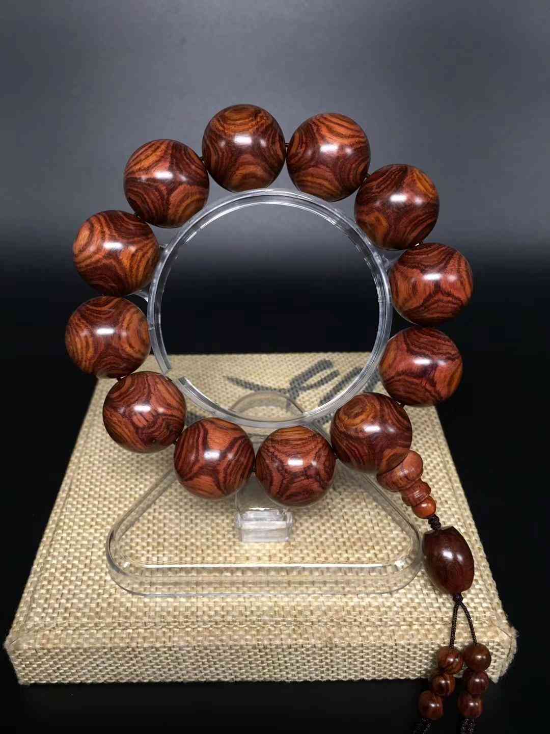 手串戴幾顆合適？珠子顆數(shù)又有什么講究？