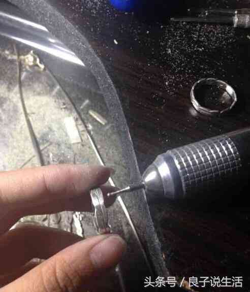 制作一對純銀情侶對戒就是這么簡單，不是你做不到，而是你沒想到