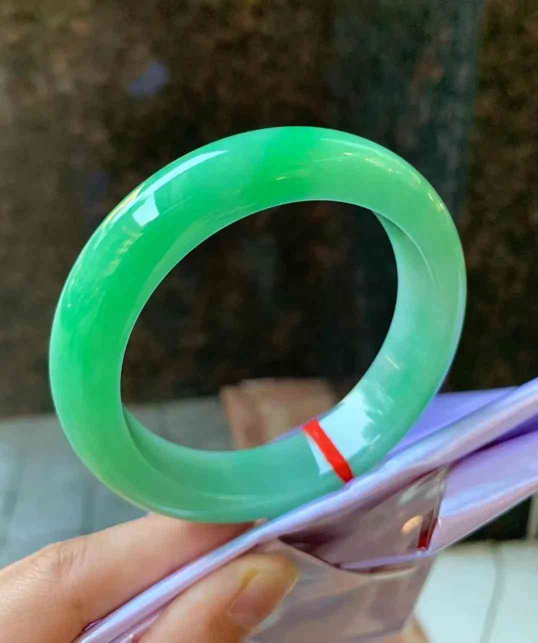 翡翠手鐲三種鐲型(翡翠鐲型分類)