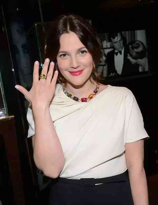 黃水晶和金發(fā)晶哪個招財更好(黃水晶好還是金發(fā)晶好)