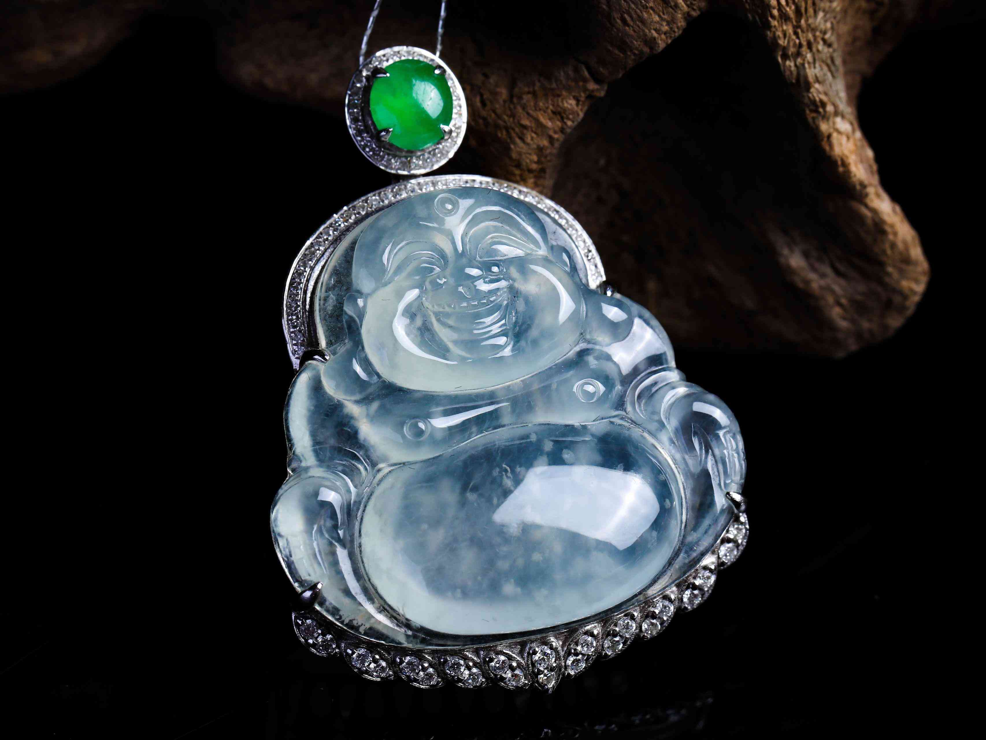 用手機(jī)燈光鑒別翡翠(翡翠用手機(jī)燈照可以嗎)