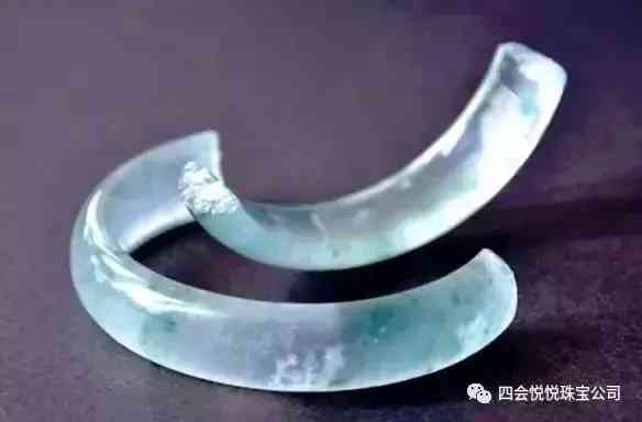 翡翠能用火燒鑒定真假(假翡翠用火燒會(huì)怎樣)