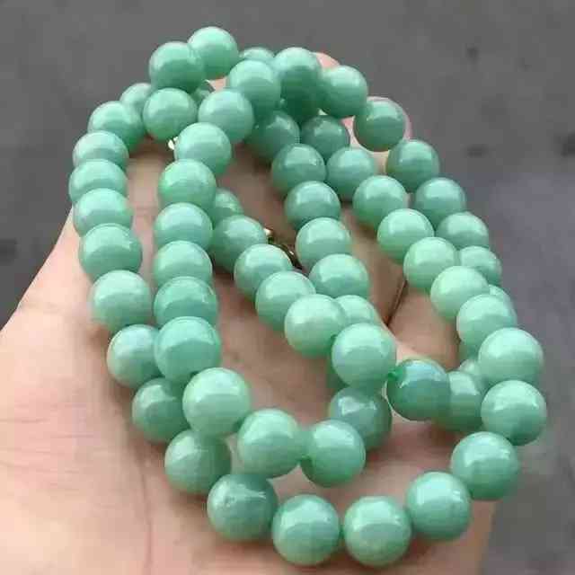 翡翠手串真假鑒定方法簡單(翡翠手鏈辨別真假)