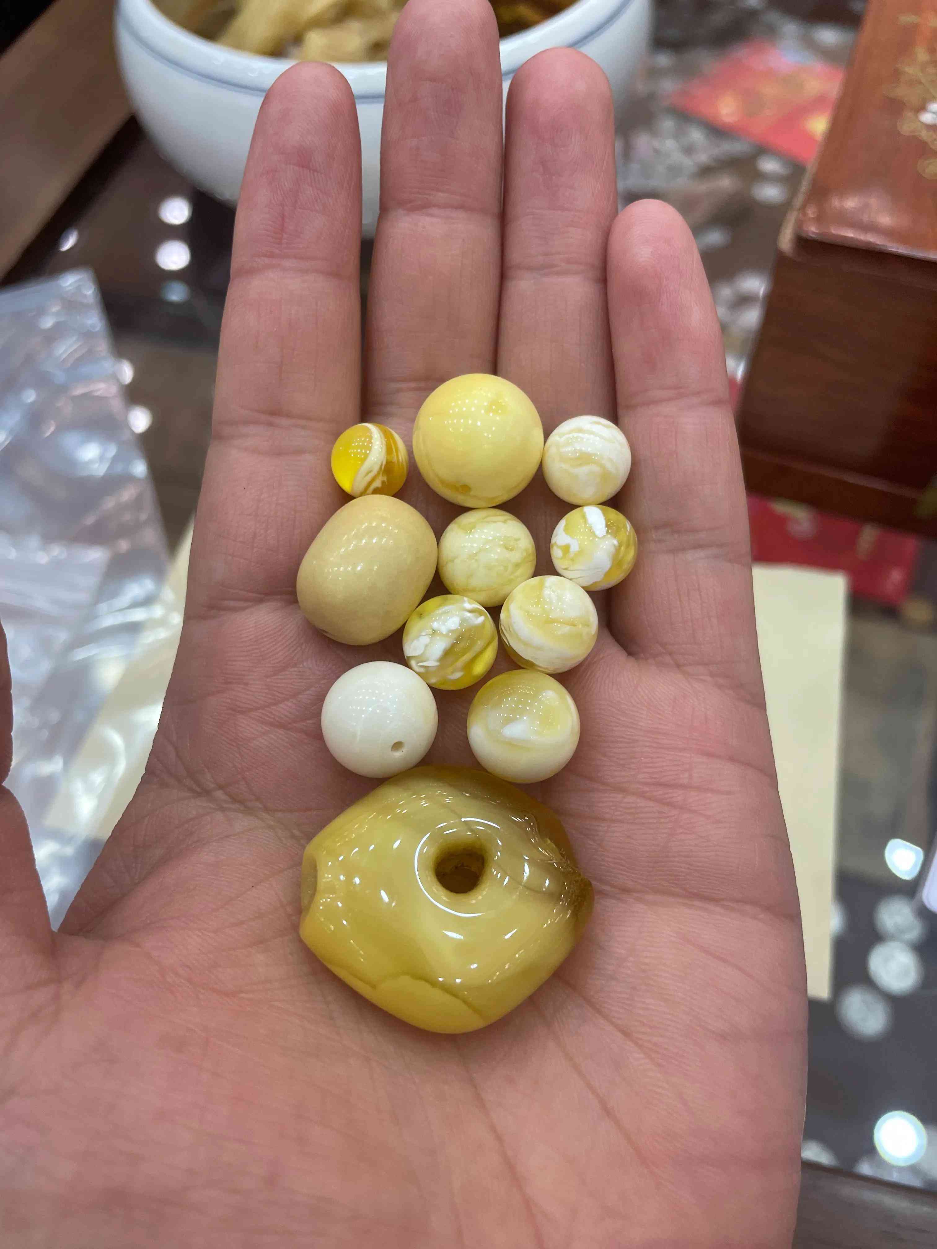 蜜蠟價(jià)格多少錢(qián)一克(蜜蠟價(jià)格多少錢(qián)一克2018年)