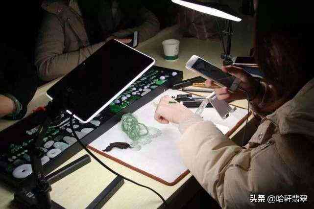 200元的玉手鐲是真的嗎(200多塊錢的玉鐲是真的么)