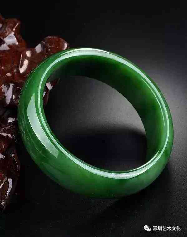 .羊脂玉100萬(wàn)一克(羊脂玉多少錢一公斤)