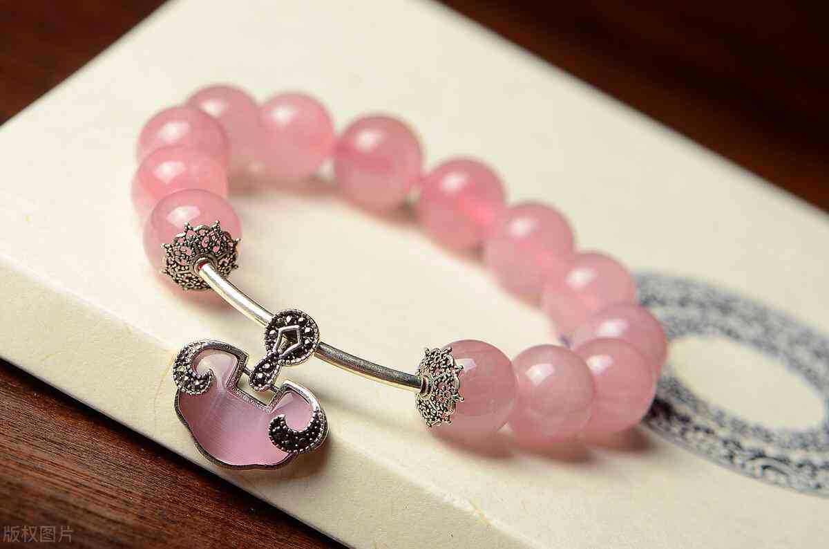 瑪瑙手鐲怎么鑒別真假(瑪瑙珠子怎么鑒別真假)