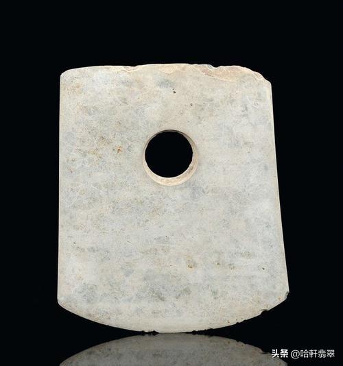 翡翠和玉區(qū)別在哪里哪個(gè)好(翡翠和玉的哪個(gè)好)