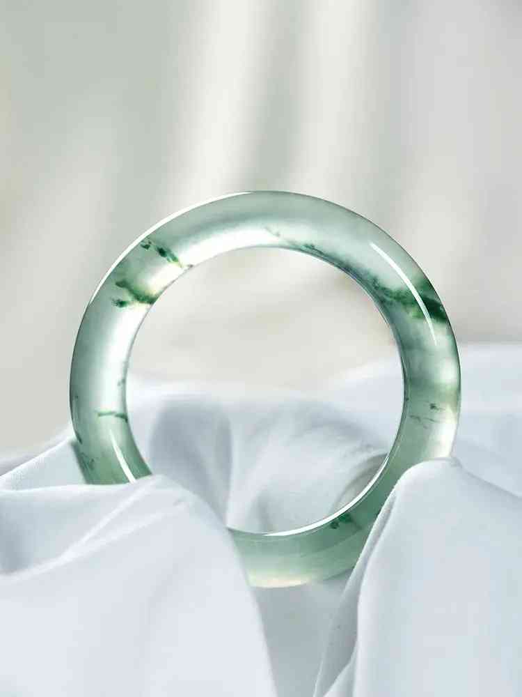 翡翠的種水分為九個(gè)等級(jí)(翡翠的種水分為九個(gè)等級(jí)的圖)