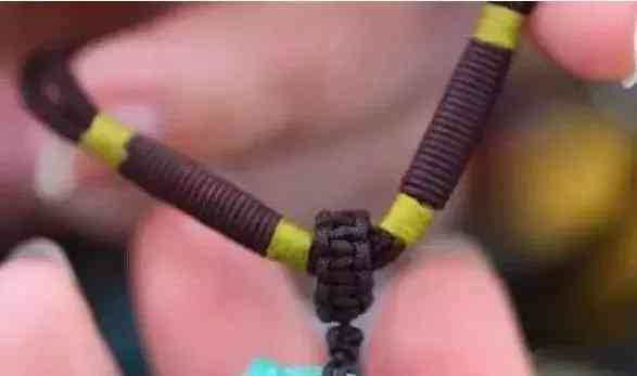 手串怎么穿繩打結(jié)(手串怎么穿繩打結(jié)視頻教程)